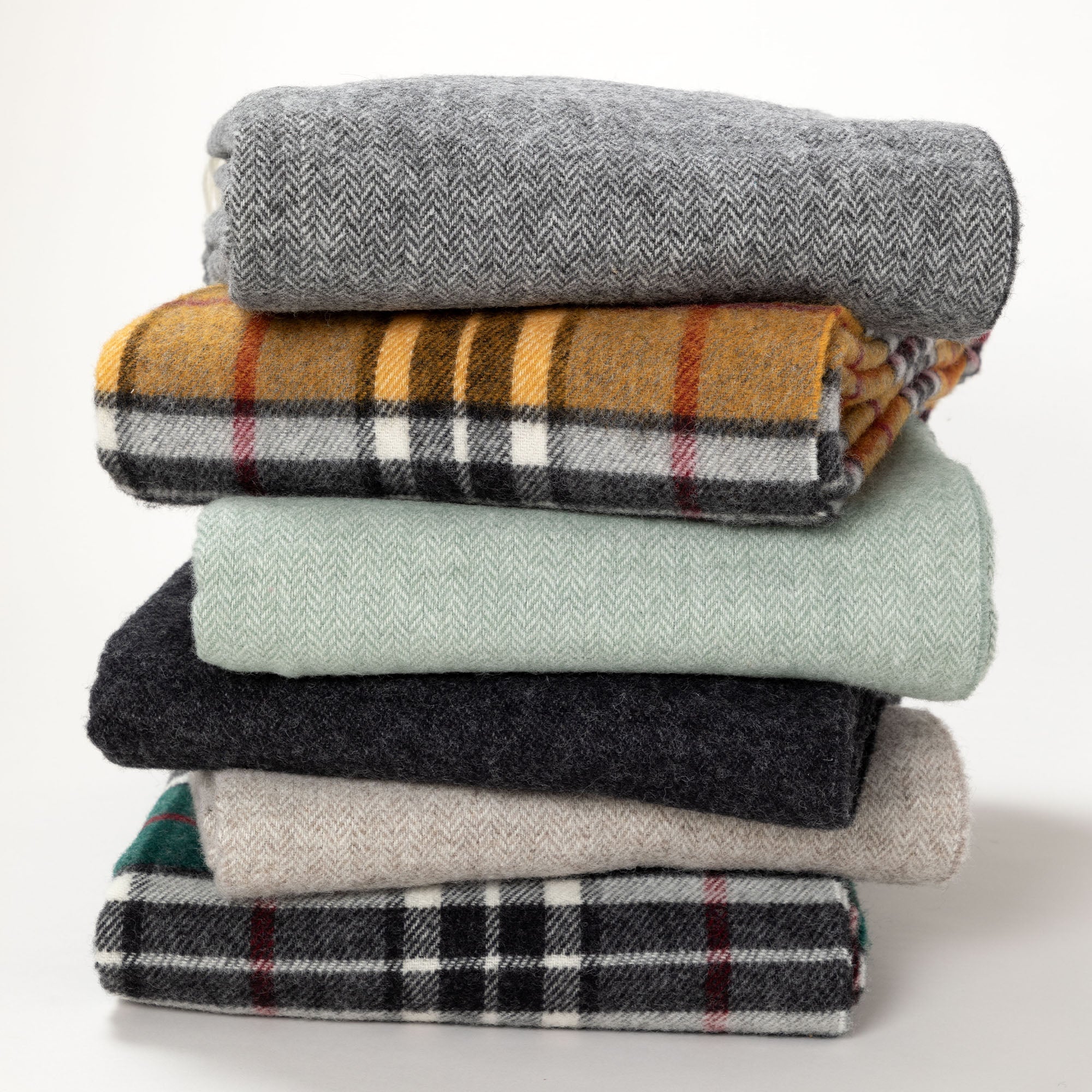 Premium Ukrainian 100% Merino Wool Throw Blanket - Ultimate Comfort & Sustainability