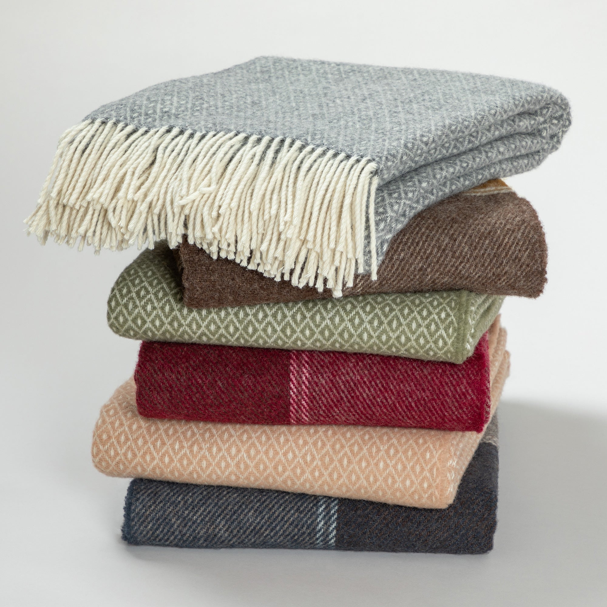 Premium Ukrainian 100% Wool Fringed Throw Blanket - Ultimate Warmth & Style