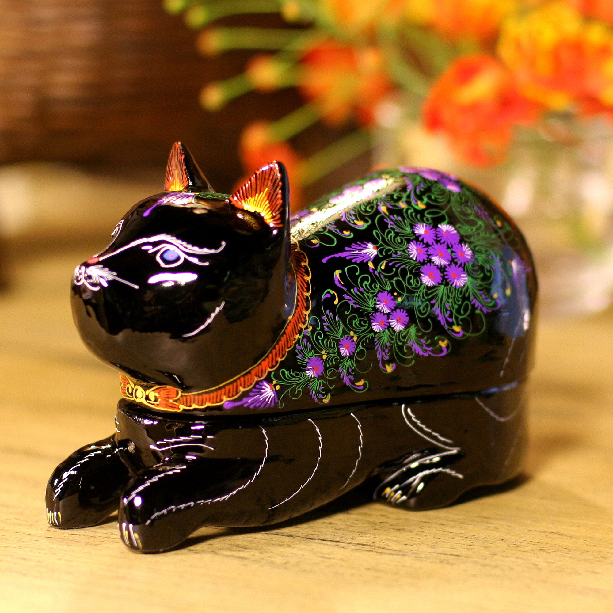 Premium Blue-Eyed Kitty Cat Handcrafted Lacquerware - Mango Wood Art Piece