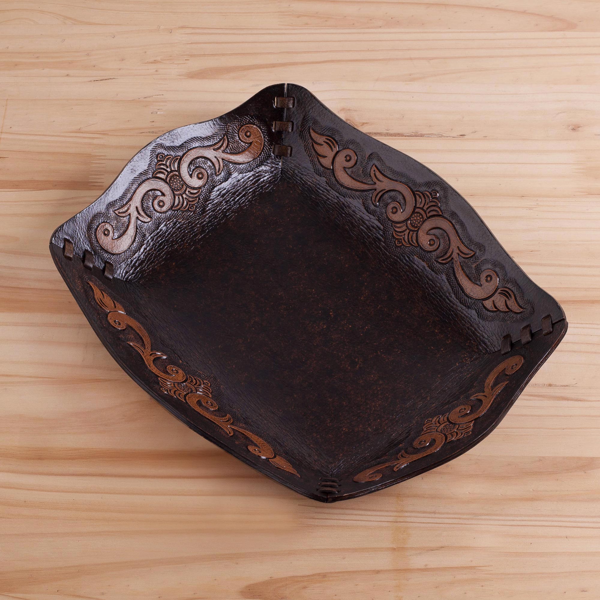 Premium Spanish Viceroy Peru Handcrafted Leather Colonial Art Catchall – Ultimate Decorative Organizer